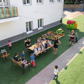 Tengerszem magánóvoda galéria - Játék az udvaron