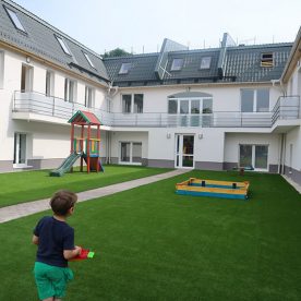 Tengerszem magánóvoda galéria udvar